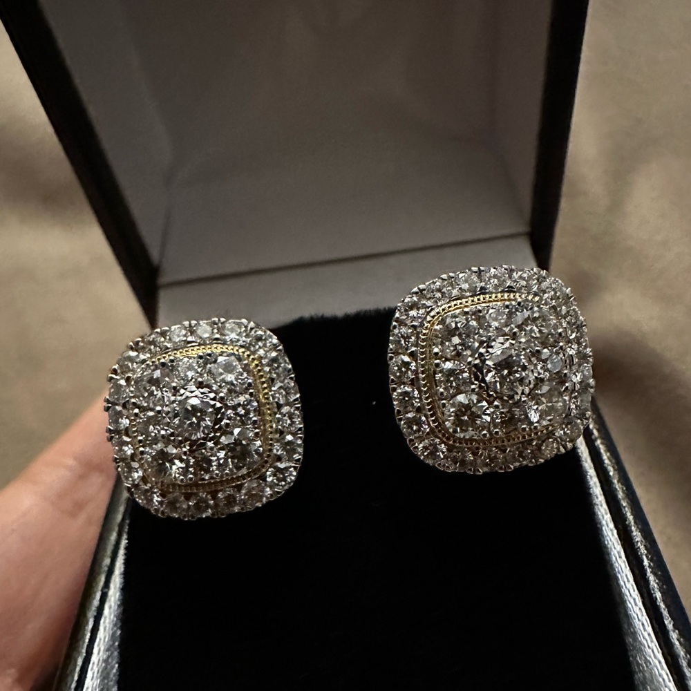 SOLD!!! NEW REAL 14K 5.3 GRAMS YG 2.0 CARATS VS DIAMOND STUDS. Comes with box.